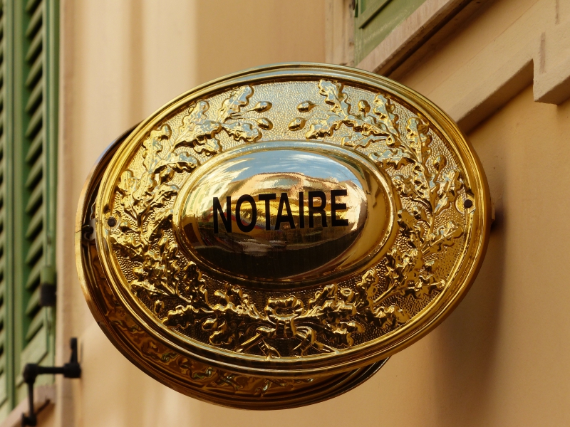 notaire-ANTIBES-min_advertising-golden-metal-money-lighting-brass-1013060-pxhere.com